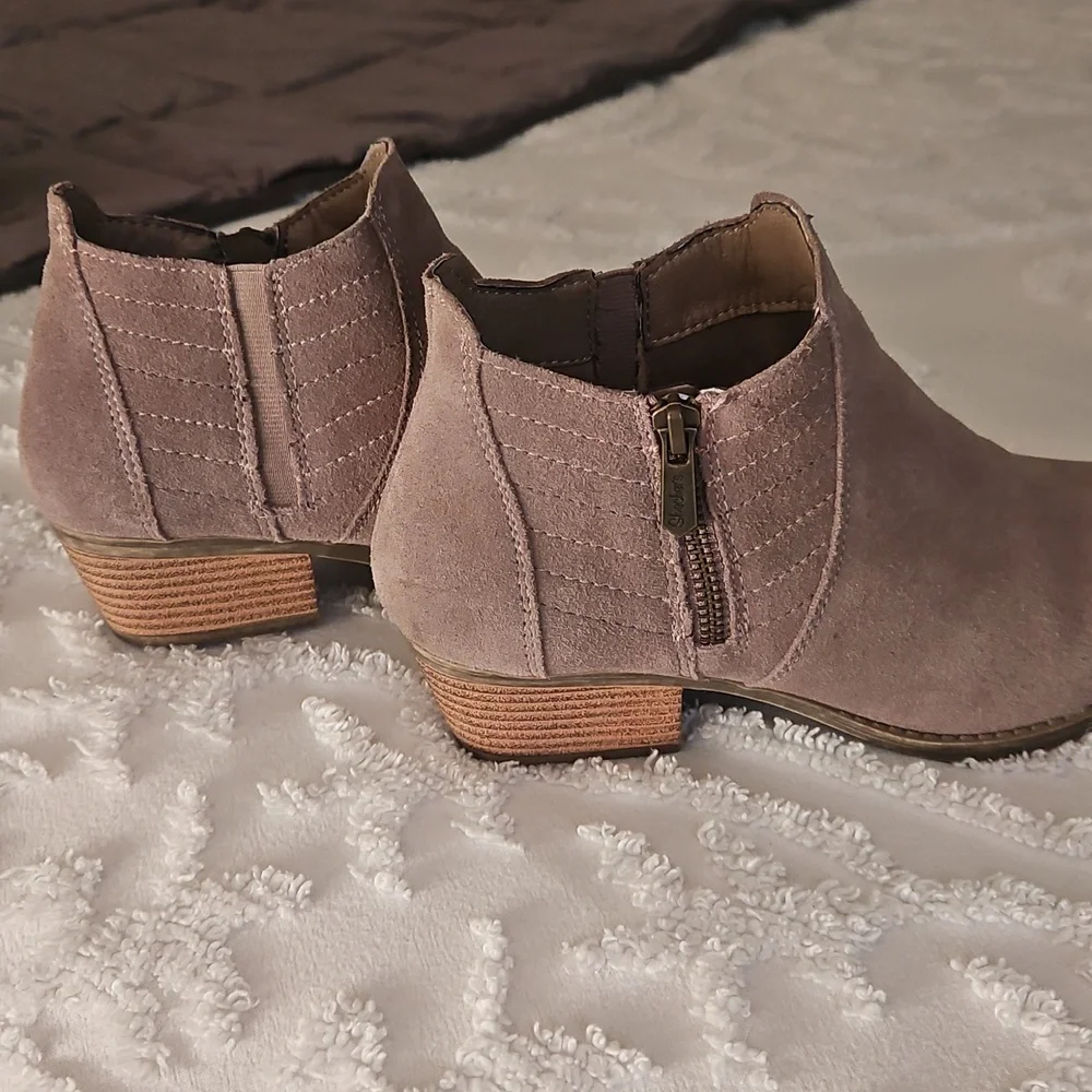 Skechers Women's Suede Ankle Booties - Taupe - Picture 2 of 6